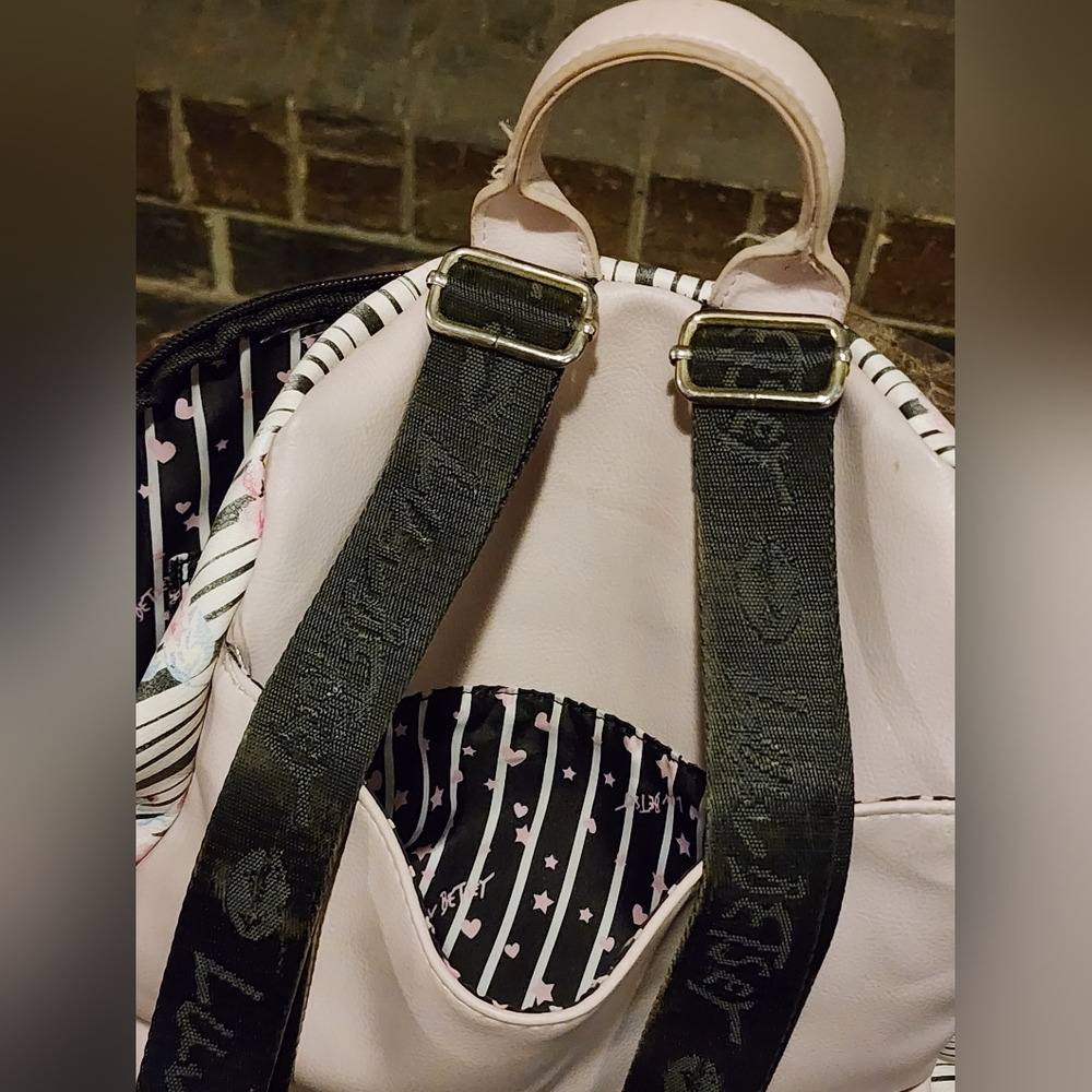 Black And Pink Quilted Backpack Floral And Hearts - Picture 5 of 8